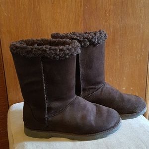 Brown faux suede boots EUC